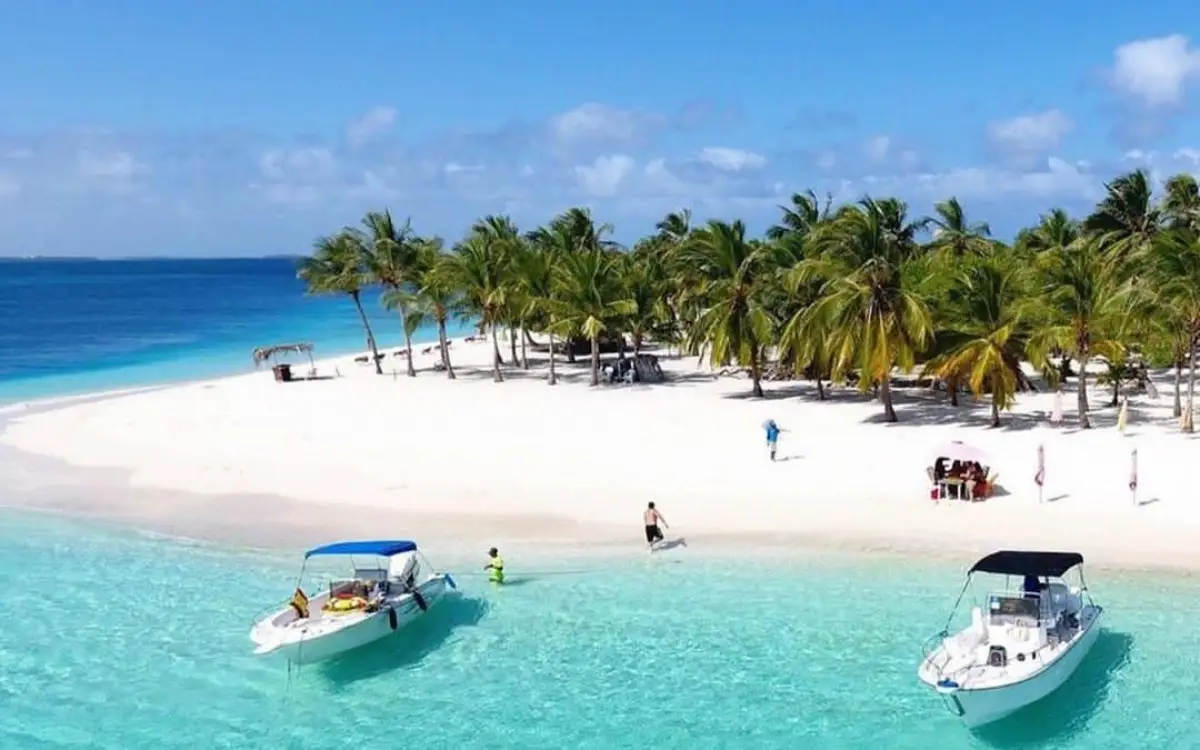 Playa de arena blanca en Cayo Sombrero