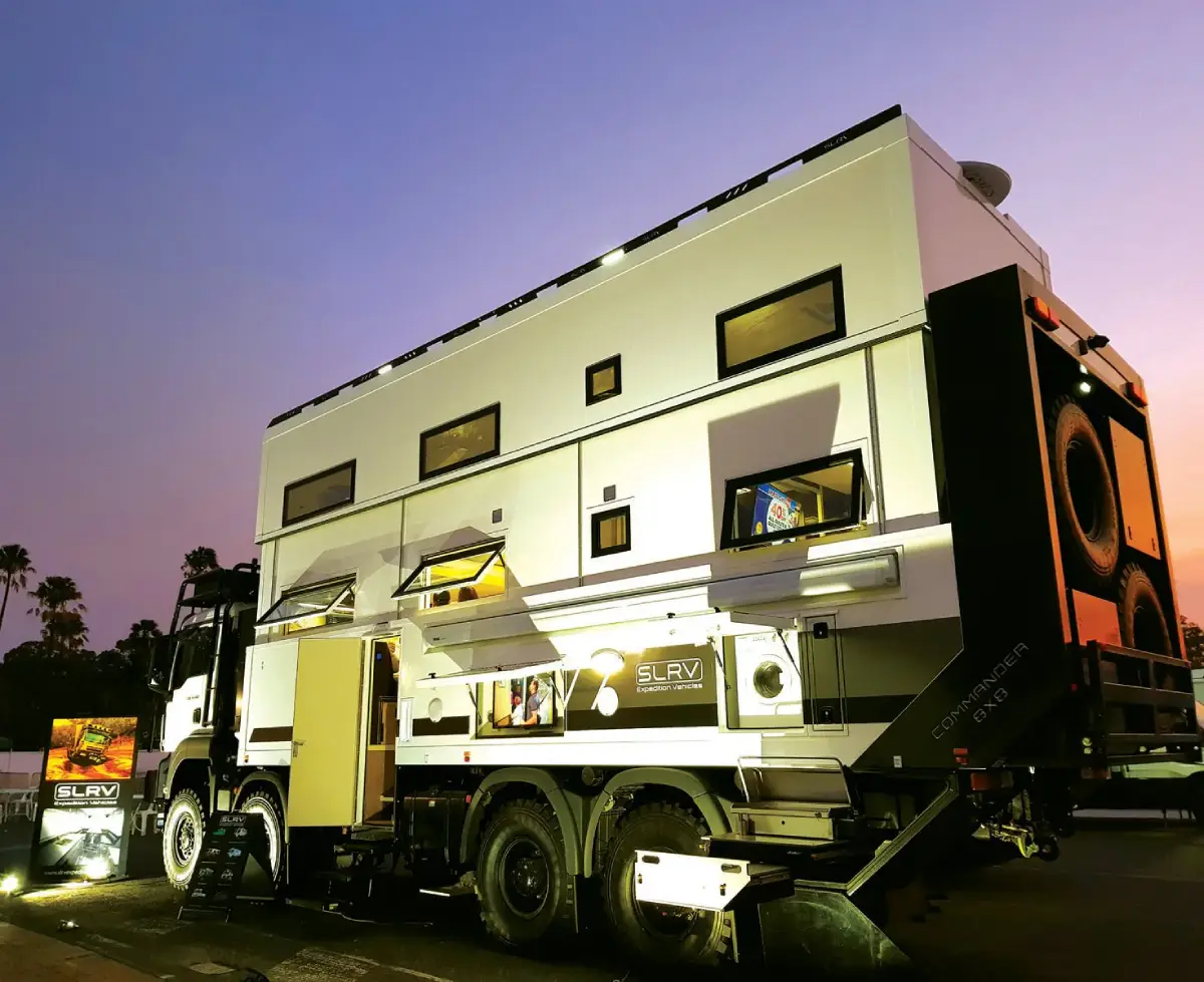 SLRV Commander 8x8: La Mansión Móvil (Australia)